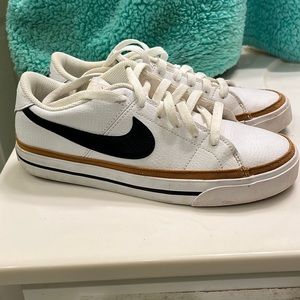 Nike Court Legacy women’s sneakers size 8